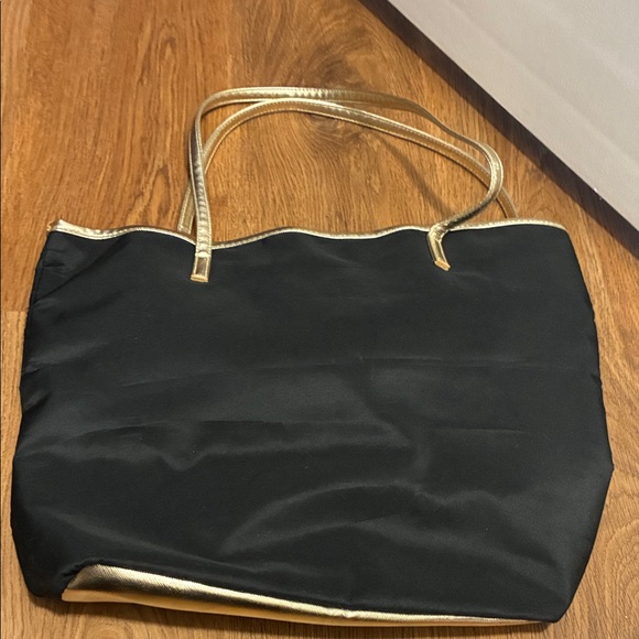 Handbags - Elegant Black and Gold Women's Tote Bag